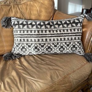 Decorative pillow